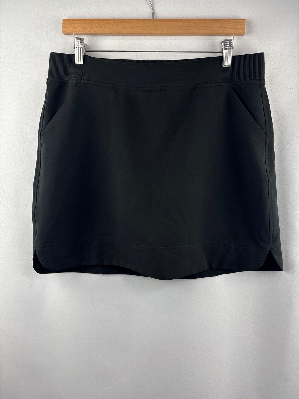 Women’s 32°Cool Medium Black Sports Skort